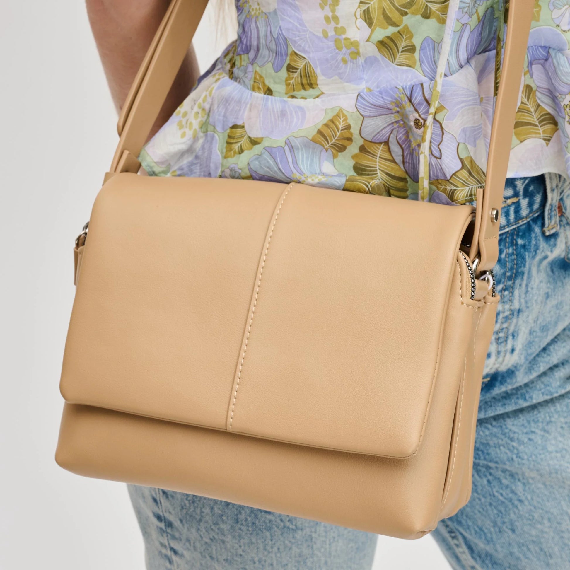 Avonlea Crossbody Bag, Camel