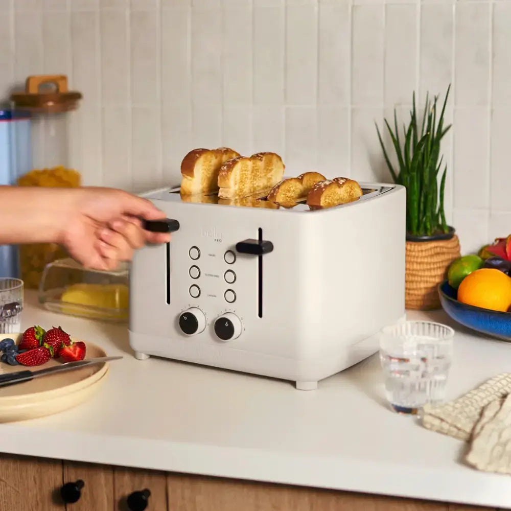 Bella PRO 4 Slice Toaster with Extra Wide Slots