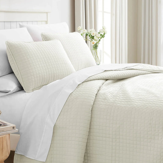 Small Squares Classic Quilt Set, Off White